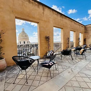Hostal Della Gioventu - Il Castello, Noto